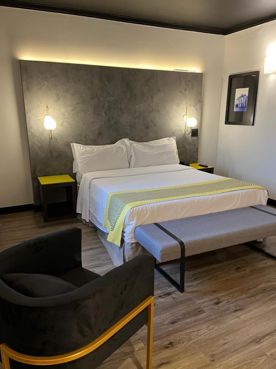 Hotel Oasis Tower 4*
