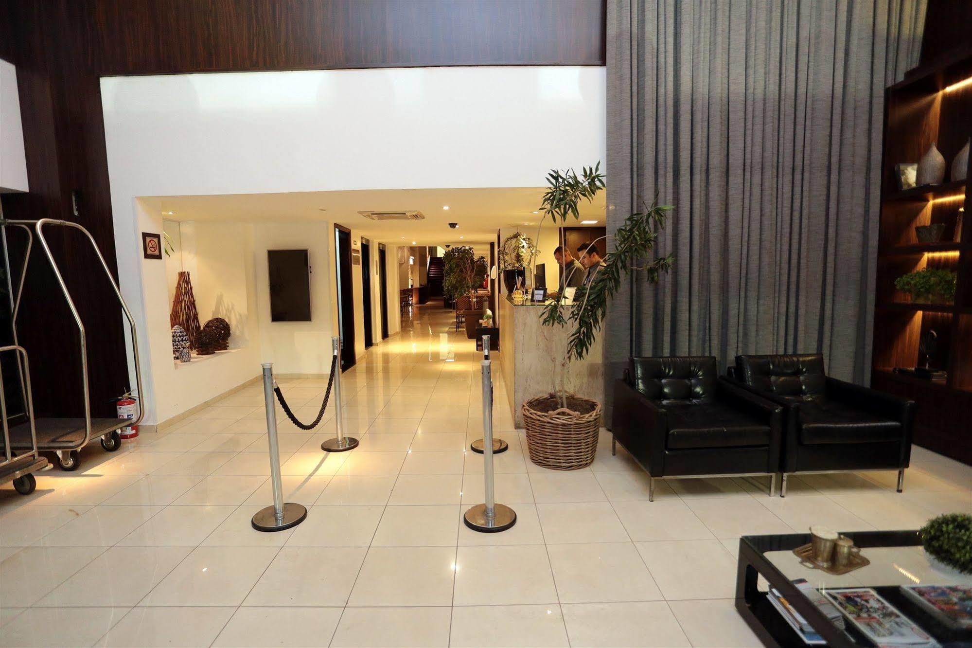 Oasis Tower 4*