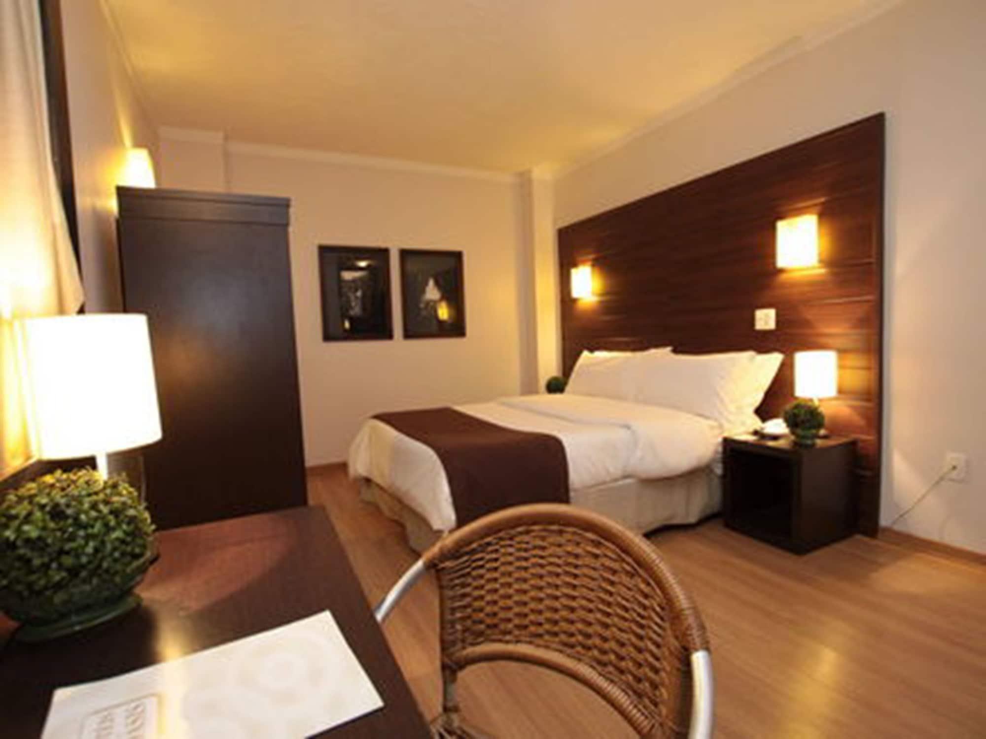 Oasis Tower 4*