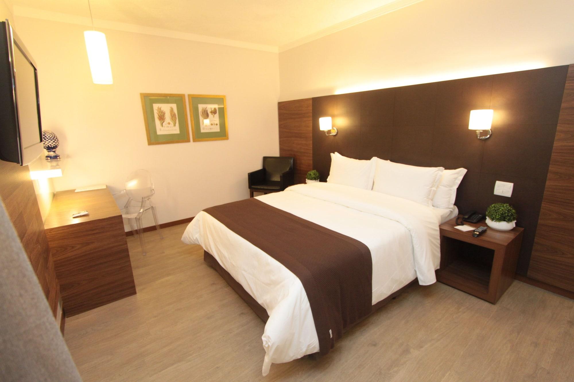 Hotel Oasis Tower 4*