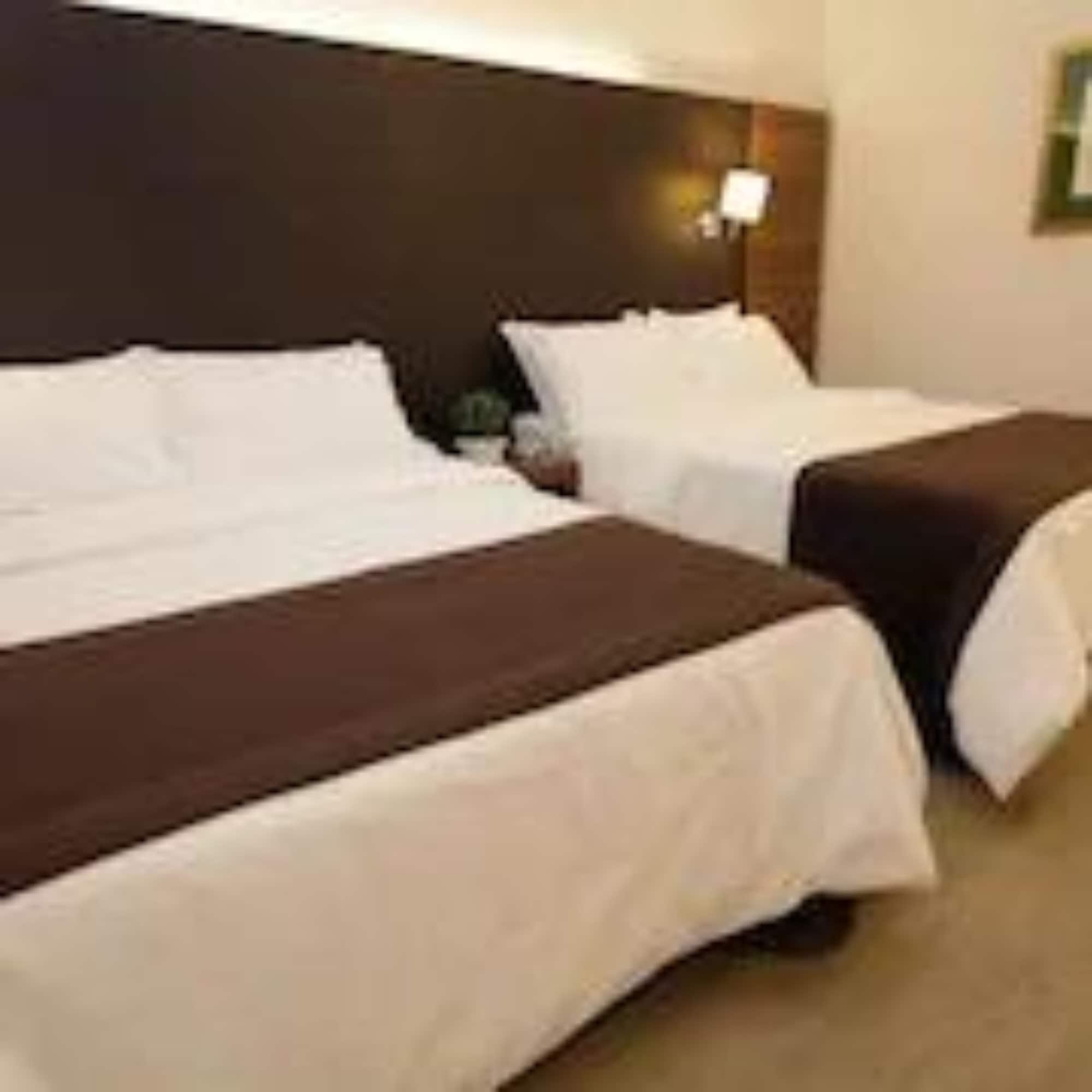 Oasis Tower Hotel 4*