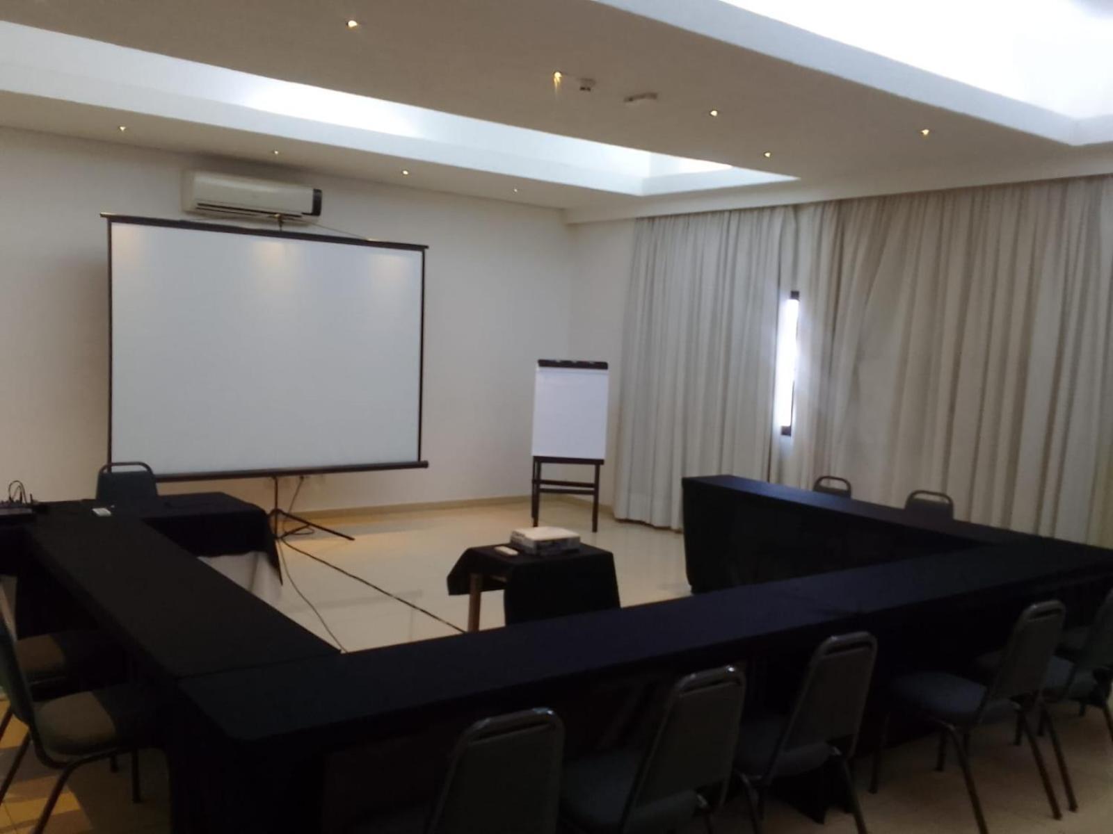 Oasis Tower 4*