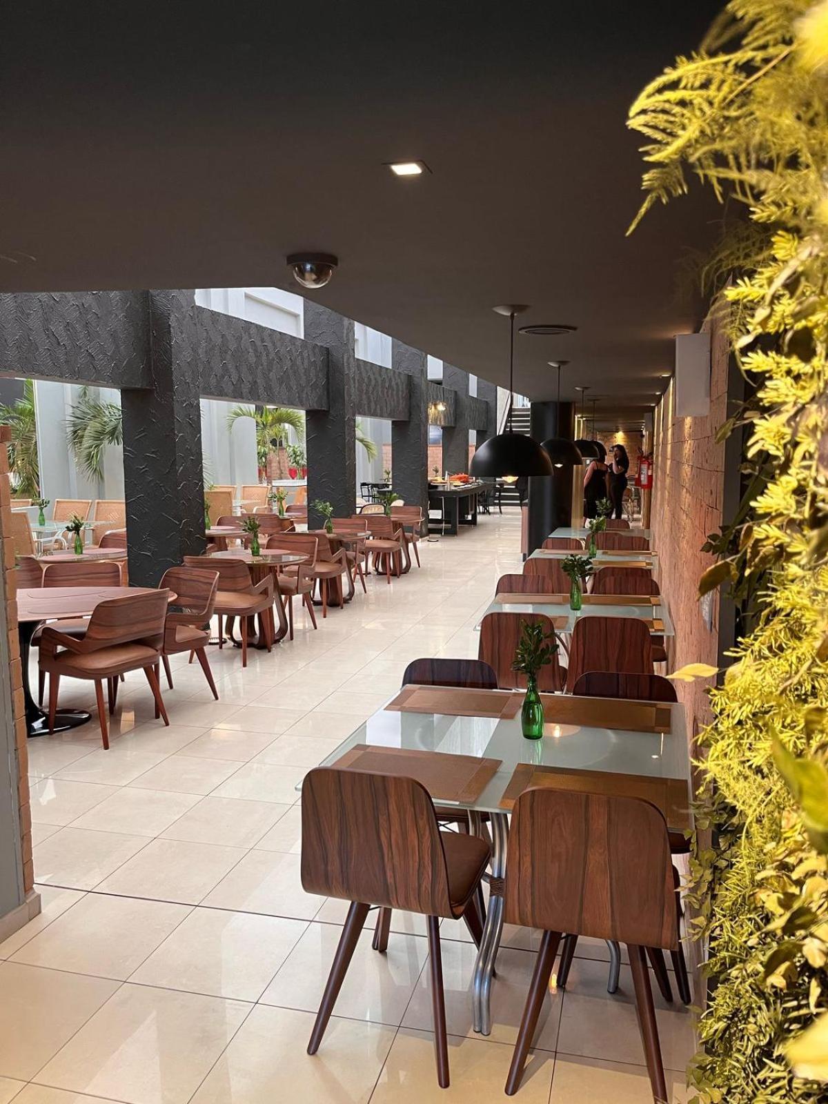 Oasis Tower 4*
