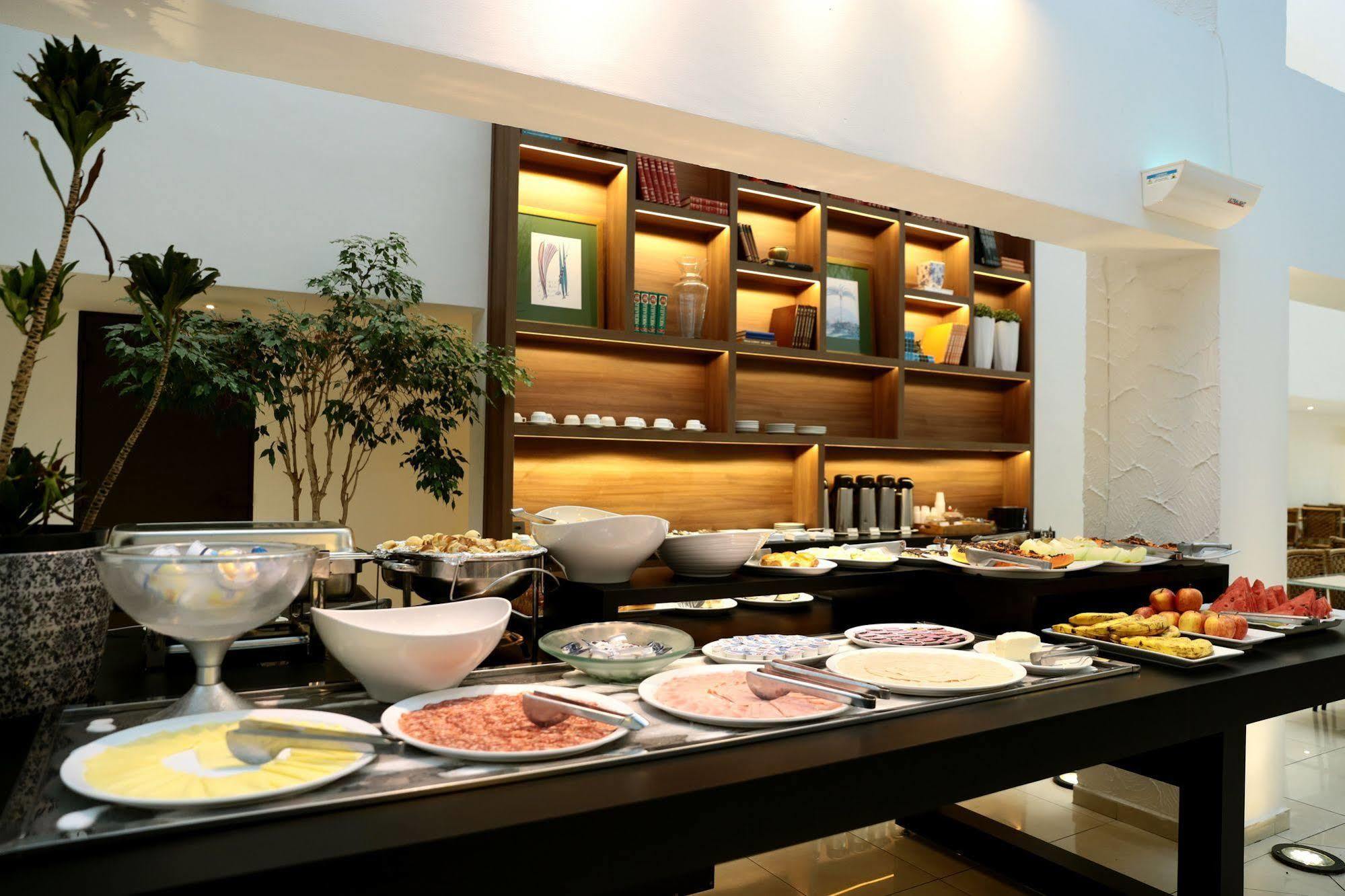 Oasis Tower Hotel 4*
